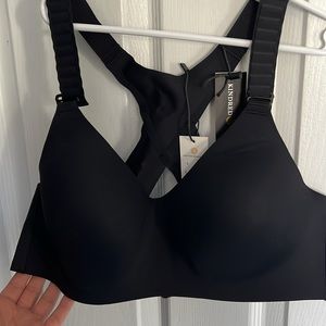 Kindred bravely brand new w tags nursing racer back adjustable sports bra size L